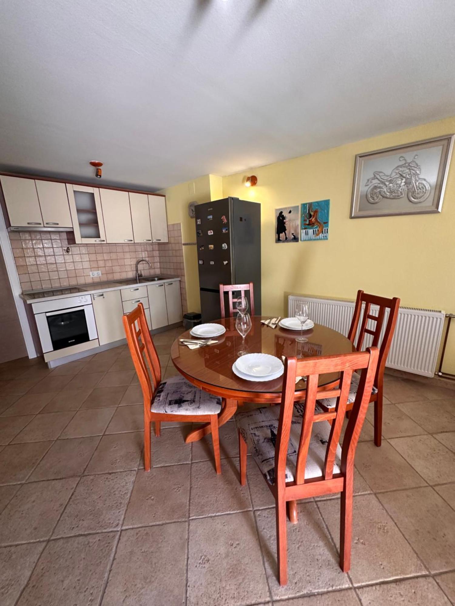 Apartman Lana Kastela Luaran gambar